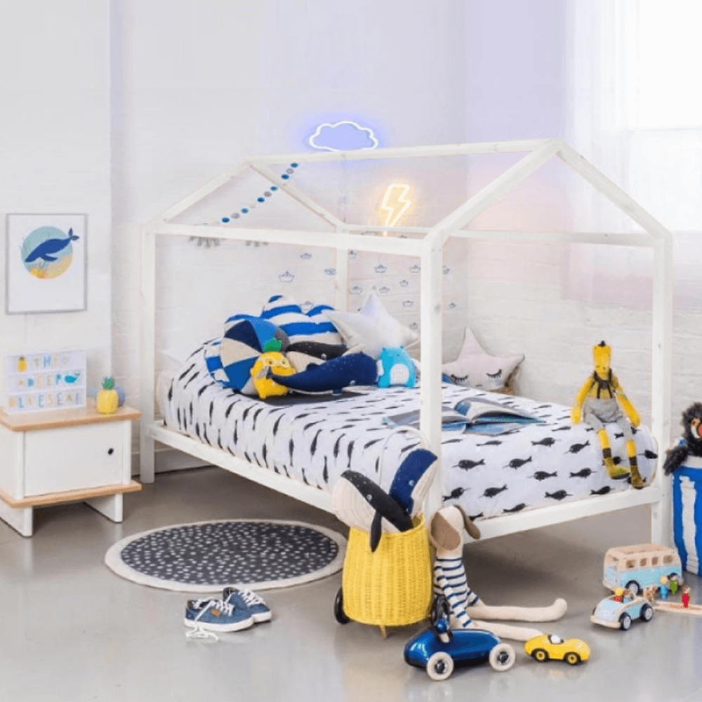 camera copiilor pat tip casuta